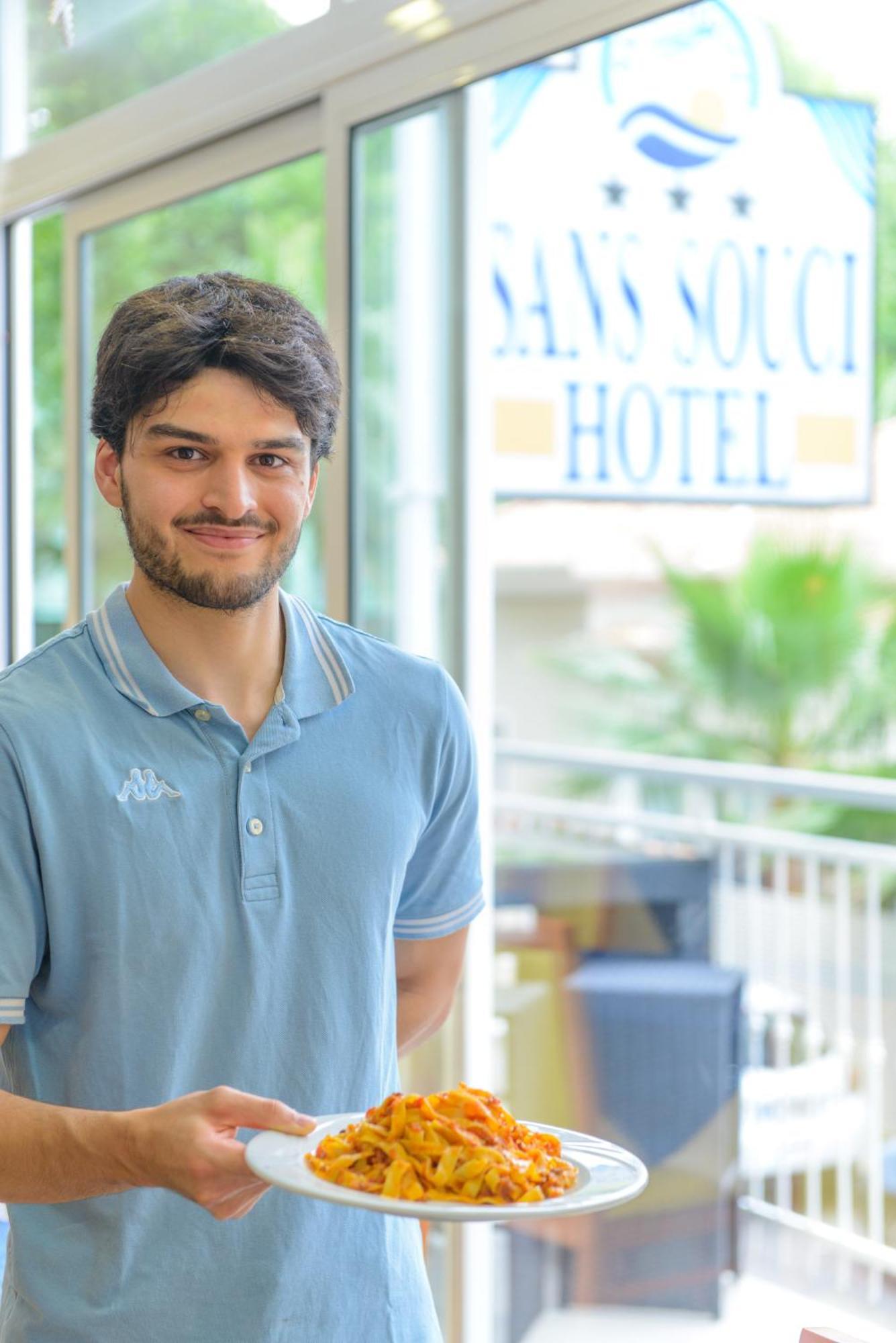 רימיני Hotel Sans Souci מראה חיצוני תמונה